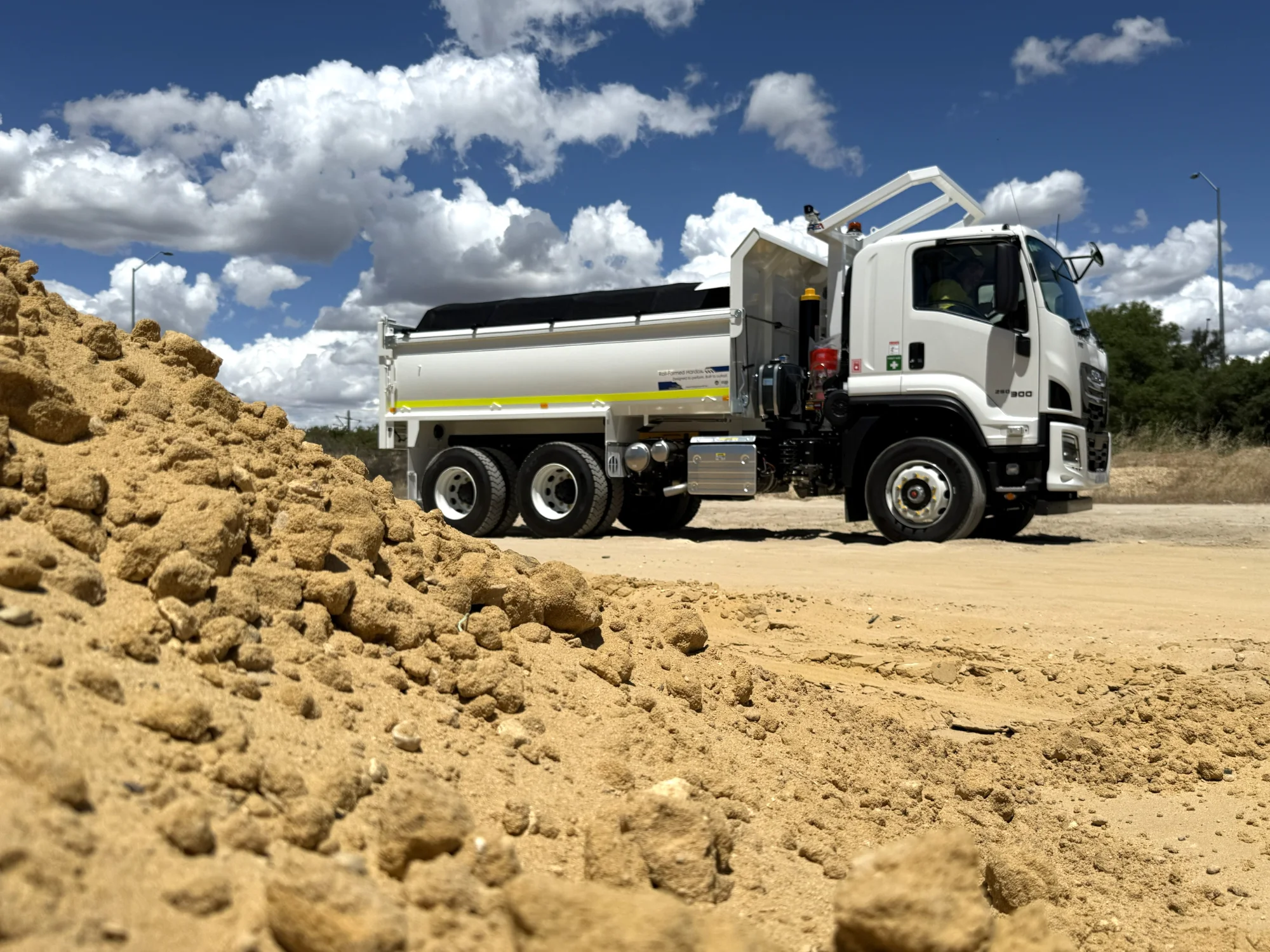 Isuzu FVZ 260-300 Tipper