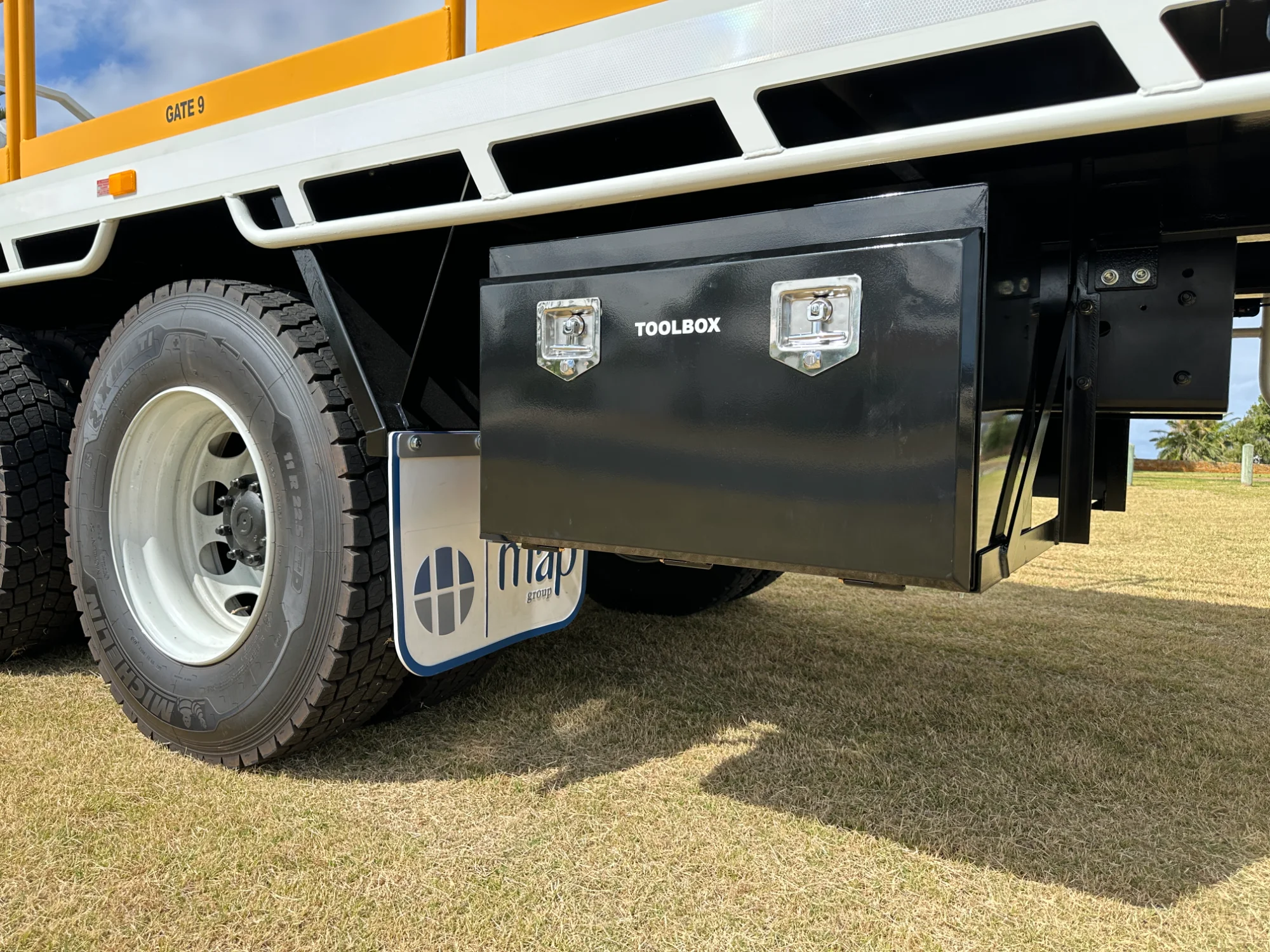 Isuzu FVZ 260-300 Flatbed