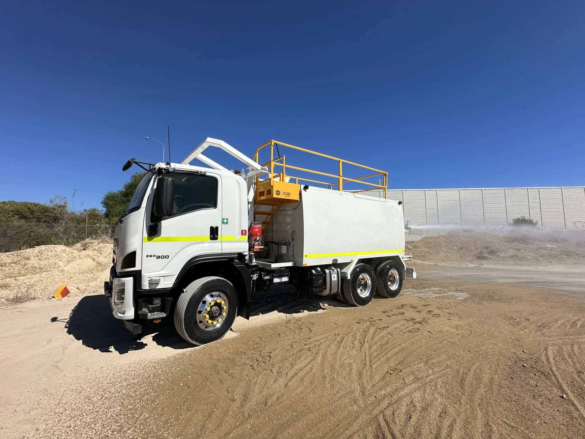 Isuzu FVZ 260-300 Water Cart